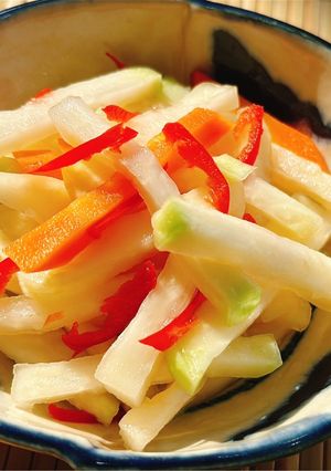 Hình của món Su hào ngâm chua ngọt giòn tan.