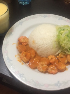 Una foto de Camarones en salsa