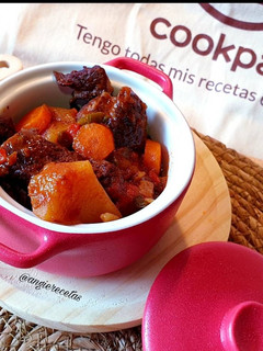 Una foto de Estofado de carne con patatas