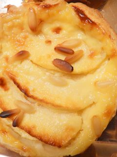 Una foto de Tartaletas de crema y manzana