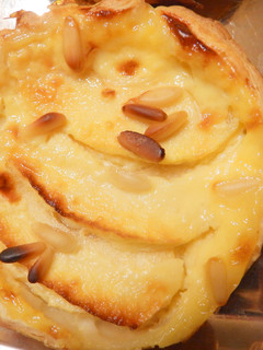 Una foto de Tartaletas de crema y manzana