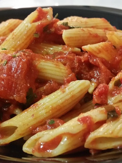 Una foto de Penne all'arrabbiata (Pasta arrabiata)