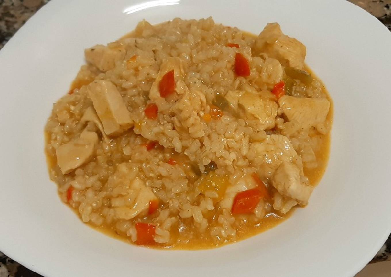 Arroz integral con pollo y verduras