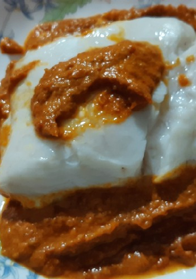 Una foto de Merluza con salsa de mejillones y piquillos