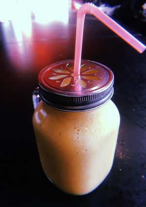 Una foto de Licuado de banana 🍌, durazno y agua 💦