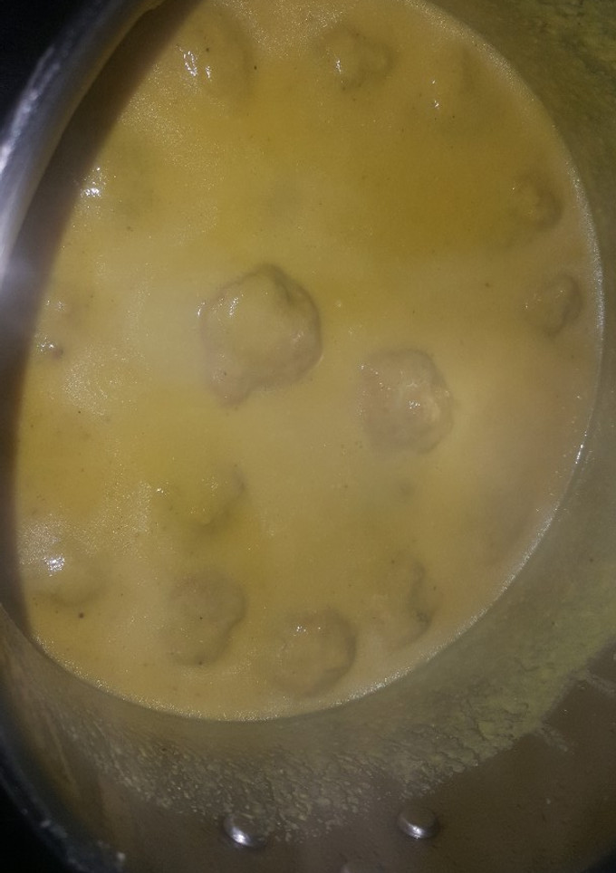 Una foto de Albóndigas en salsa de almendras