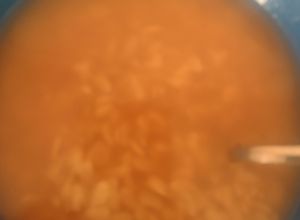 Una foto de SOPA DE LENGUA CON PURÉ DE TOMATE🍅