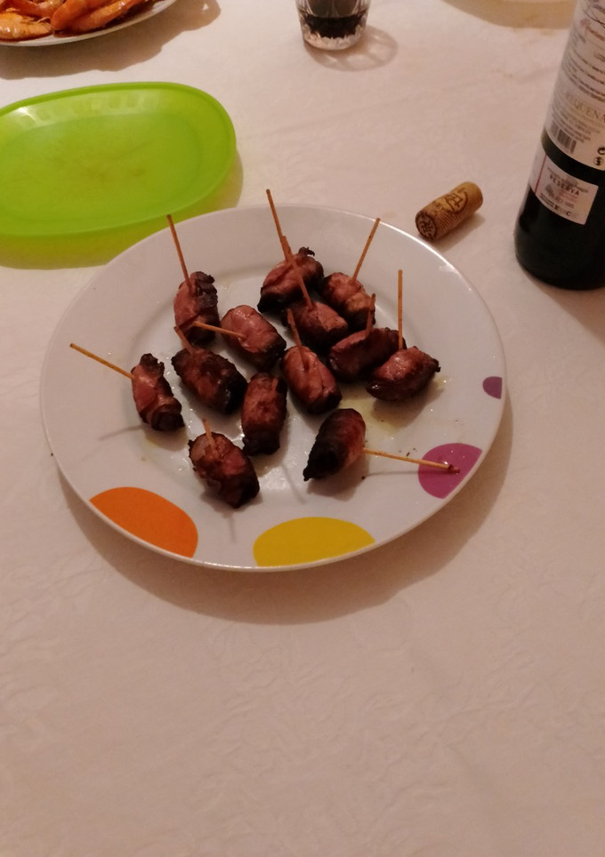 Una foto de Dátiles con bacon