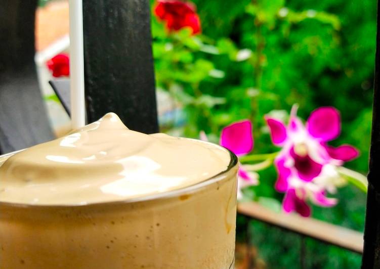 Cara Gampang Membuat Dalgona Coffee Anti Gagal