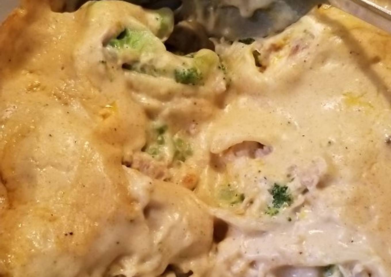 Chicken and broccoli stuffed shells