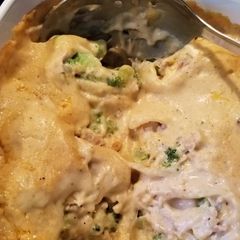 A picture of Chicken and broccoli stuffed shells.