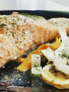 Una foto de Salmón en papillote