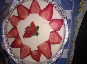 Una foto de Cheesecake con Fresas Helado