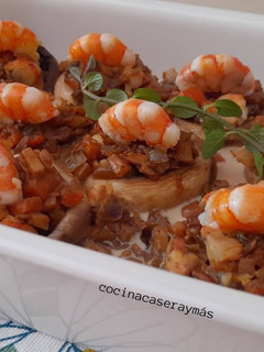 Una foto de Champiñones rellenos de langostinos