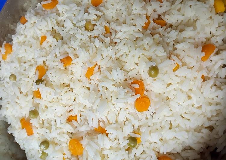 Step-by-Step Guide to Prepare Award-winning White rice with veggies