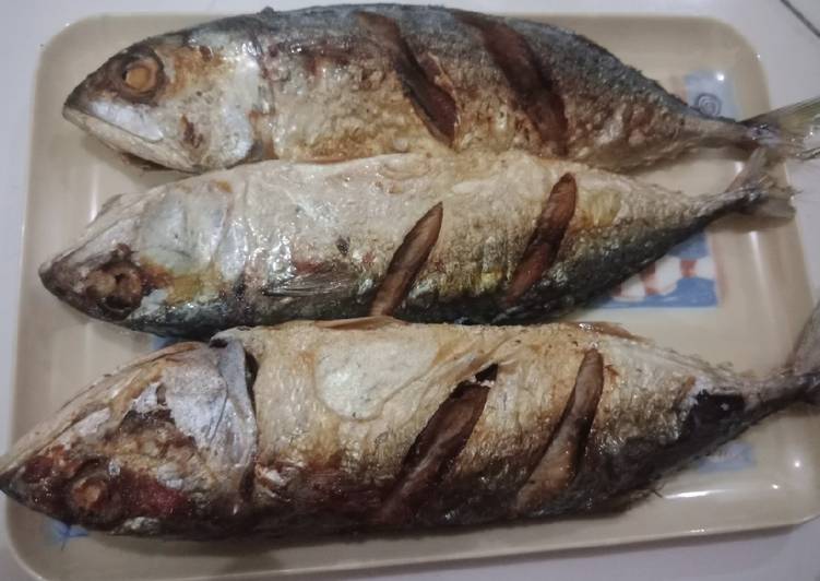 Cara Mudah Menyiapkan Ikan Kembung Goreng Enak Banget