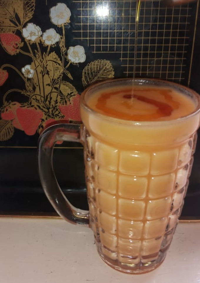 முலாம் பழ மில்க்க்ஷேக் டாப்டு வித் ஹனி (Mulaambaza milkshake topped with honey recipe in tamil) செய்முறை முக்கிய புகைப்படம்