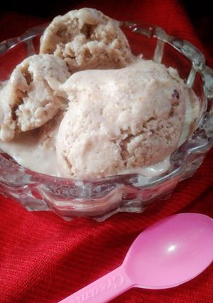 A picture of Dry fruits banana ice cream.