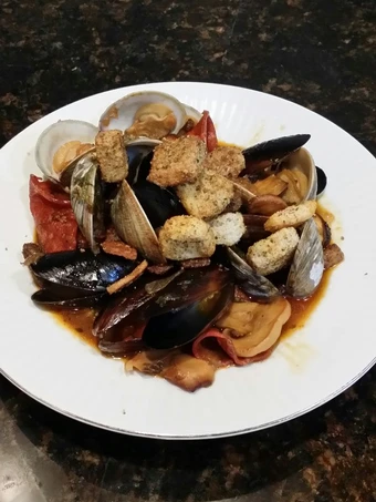 Simple Way Prepare Recipe Brad&#39;s steamed mussels &amp; clams w/ chorizo, lemon &amp; sherry that is Really Delicious, So Delicious}