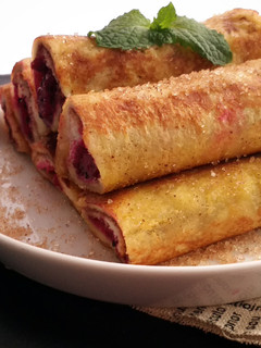 Foto resep Dragon Fruit Chocolate French Toast Roll Up