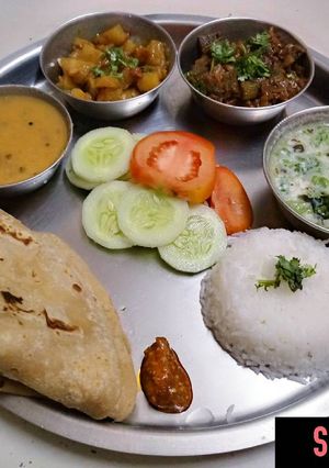 A picture of Turai, aloo sabji & kadai.