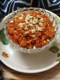 ગાજર નો હલવો (Gajar Halwa Recipe In Gujarati) રેસીપી મુખ્ય ફોટો