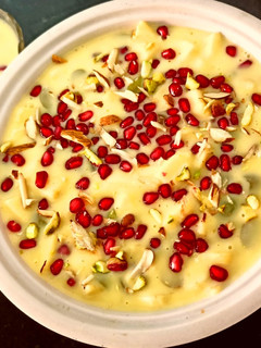 फ्रूट कस्टर्ड (Fruit custard recipe in Hindi) रेसिपी मुख्य फोटो