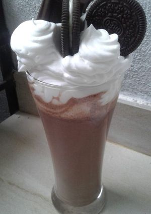 ચોકલેટ શેક (Chocolate Shake Recipe In Gujarati) રેસીપી મુખ્ય ફોટો