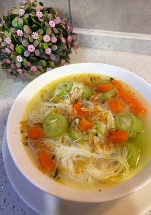 Foto resep 🥣 Sup Oyong Bihun & Wortel yang Segar dan Sederhana
