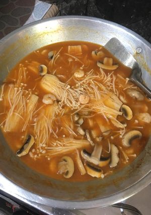 Foto resep Jamur enoki,jamur merang plus udang ala mom's nduts😘