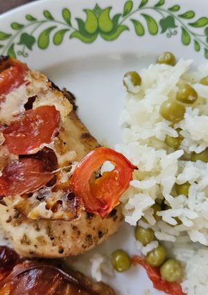 Paradicsomos- mozzarellás csirkemell 🍅🧀 recept fotója