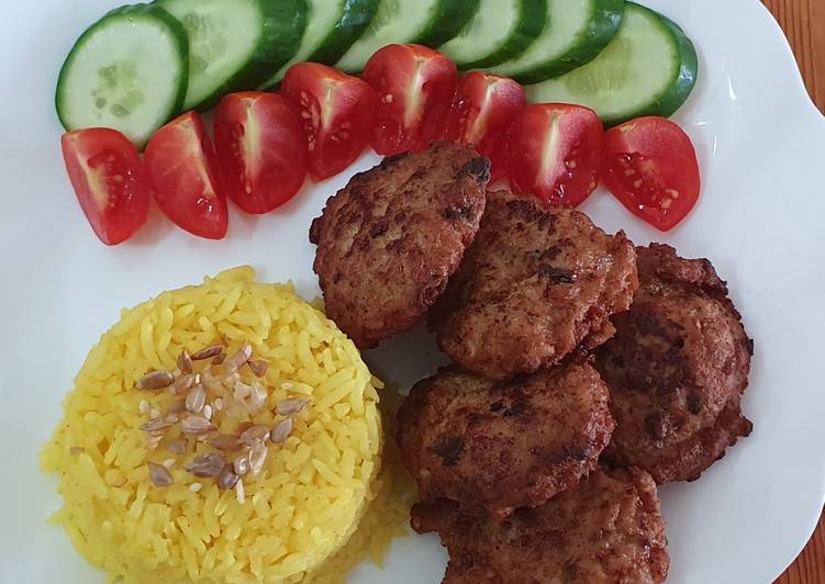 ไก่สับกระเทียม-พริกไทยดำ ทานกับข้าวขมิ้น