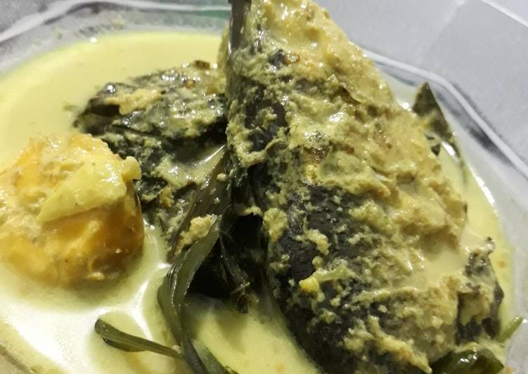 Gulai Daun Singkong, Bandeng 🐟, Telur🥚