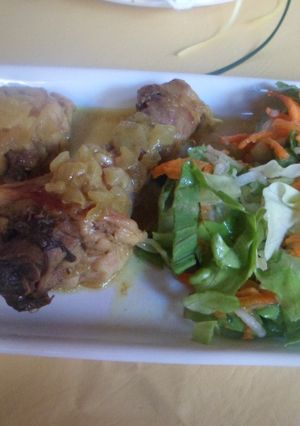 Una foto de Pollo con salsa de curry