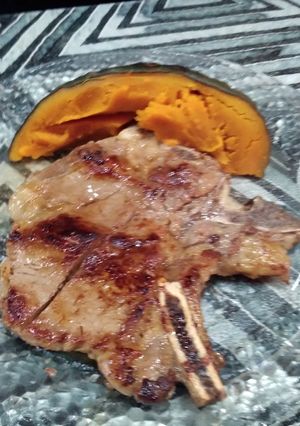 Una foto de Bifes de cima a la plancha con zapallo