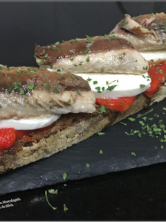Una foto de Tosta de caballa