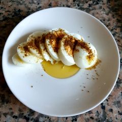 A picture of Hardboiled Eggs.