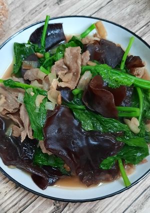 Foto resep Cah Kailan Sapi Jamur Kuping