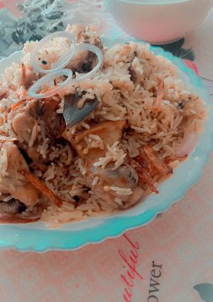 A picture of Yakhni pulao.
