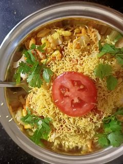 બોમ્બે ભેળ (Bombay Bhel Recipe In Gujarati) રેસીપી મુખ્ય ફોટો