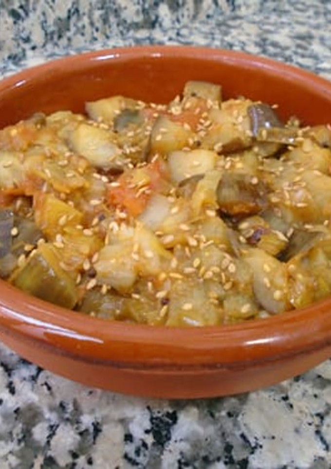 Una foto de Curry de berenjena y tomate
