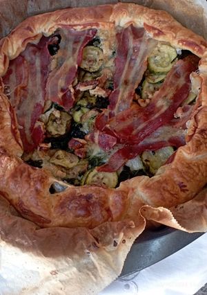 Foto di Pizza rustica zucchine,spinaci, mozzarella e bacon