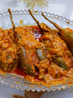 मसालेदार भरवा बैंगन (masaledar bharwa baingan recipe in Hindi) रेसिपी मुख्य फोटो