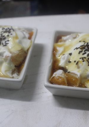 Una foto de Palo santo con mandarina y yogurt