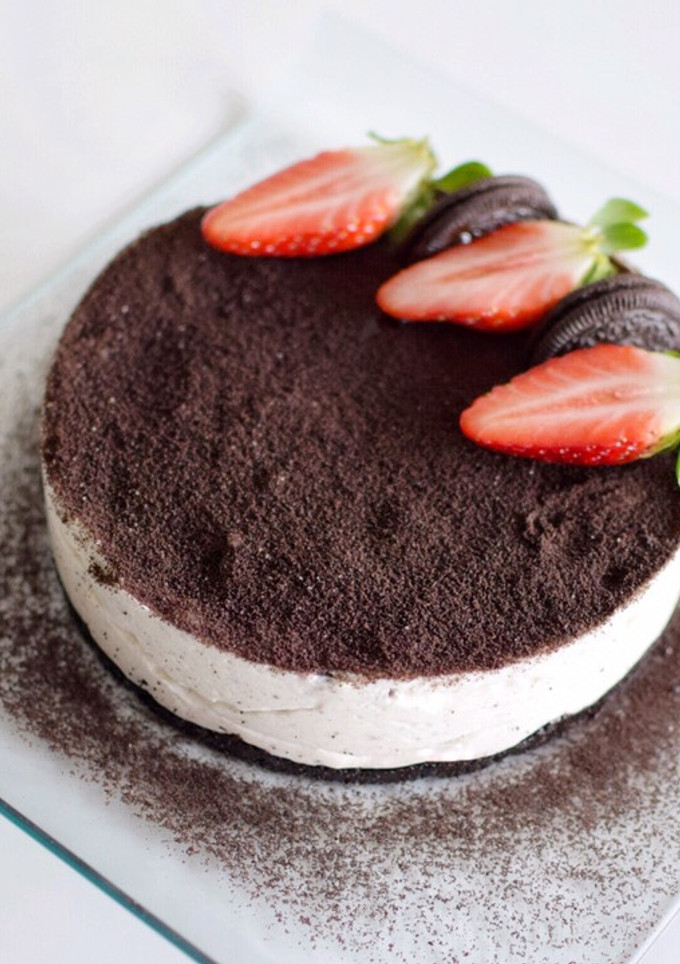Una foto de Cheesecake de Oreo sin horno | Tarta de Queso Fácil| @DarixLab