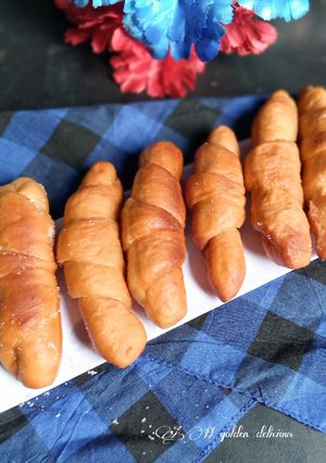 A picture of Fried croissant.