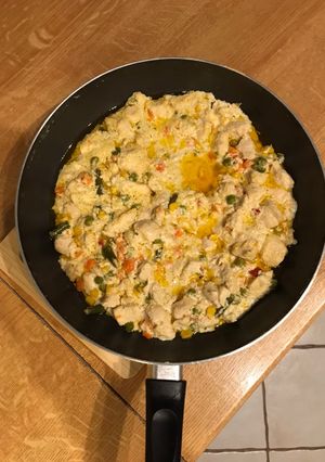 Wokban sült Sajtos - Zöldséges csirkemell (a specialitás...) recept fotója