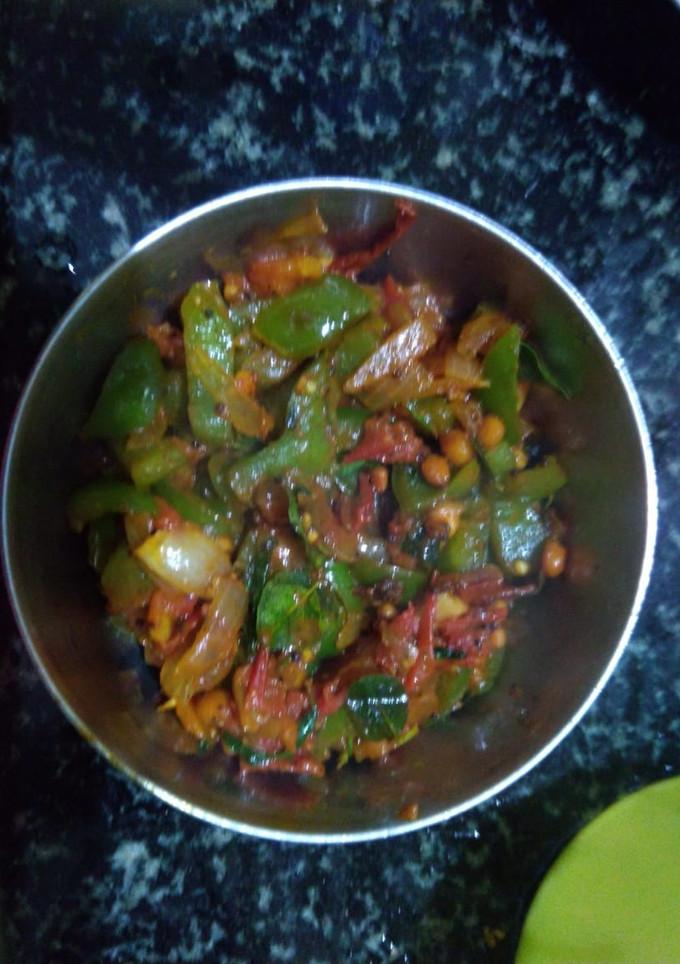 குடமிளகாய் பொரியல் செய்முறை முக்கிய புகைப்படம்