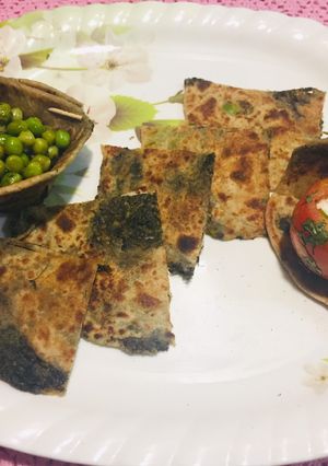 बथुआ पराठा (bathua paratha recipe in Hindi) रेसिपी मुख्य फोटो