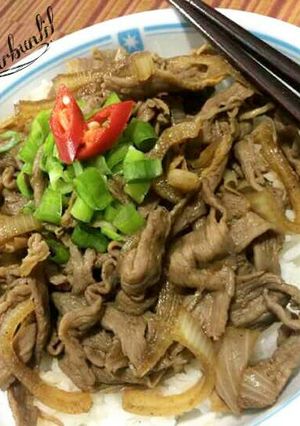 Foto resep Mangkok Daging ala Yoshinoya (Gyudon Beef Bowl)